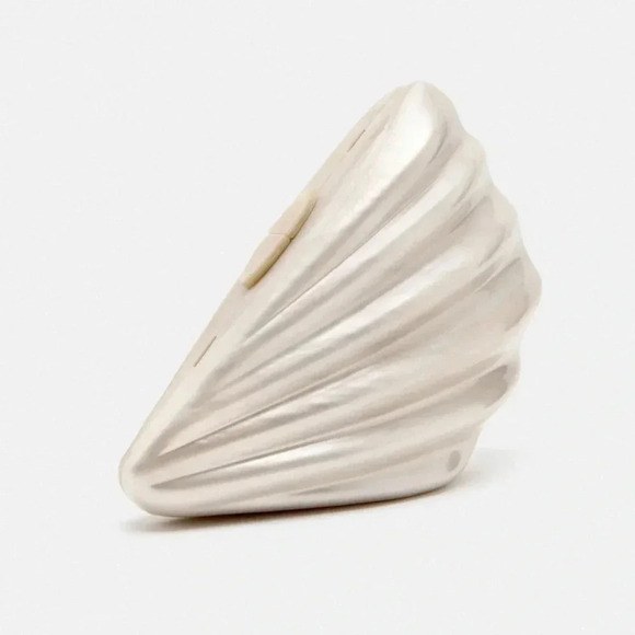 NWT Zara Pearl Box Bag Crossbody Clutch Gold Chain 6047/210 - Picture 16 of 17